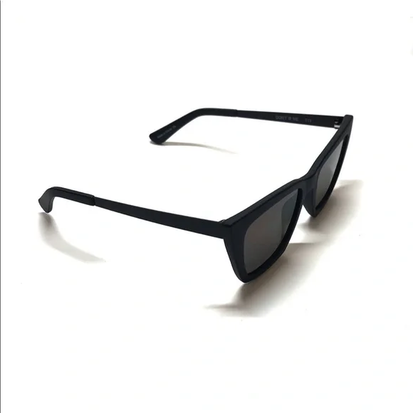 Quay Australia Black Sunglasses - Picture 5 of 13